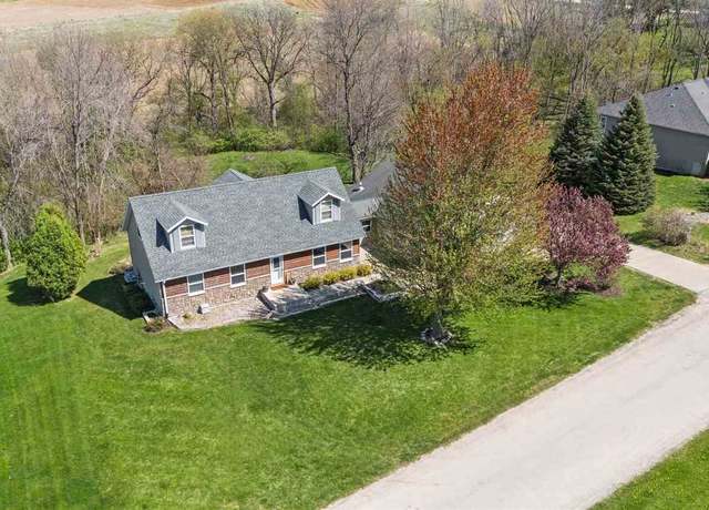 Property at 13294 212th Ave, Anamosa, IA 52205, 4 beds, 3.5 baths