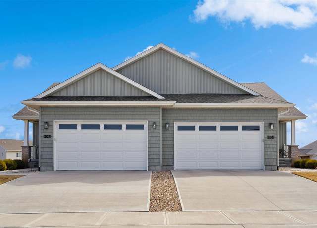 Property at 207 Ridgeway Dr, Tiffin, IA 52340, 4 beds, 3 baths
