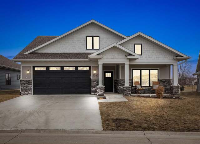 Property at 1242 Vintage Ln, North Liberty, IA 52317, 2 beds, 2 baths
