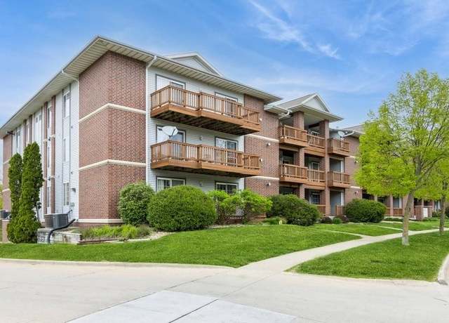 Property at 522 W West Side Dr, Iowa City, IA 52246, 3 beds, 2 baths