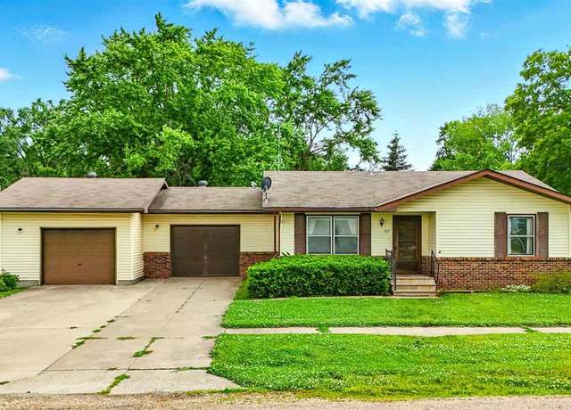 Property at 107 N Mechanic St, Brighton, IA 52540, 3 beds, 1 bath