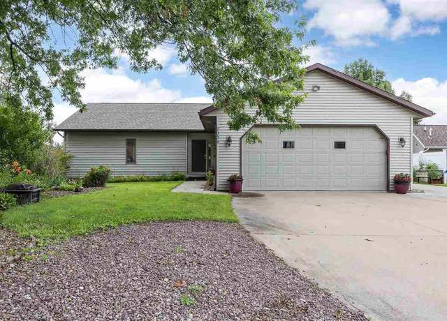 Property at 2934 Diamond Mil Cir, Coralville, IA 52241, 4 beds, 3.5 baths