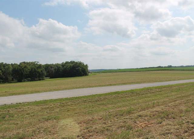 Property at 25824 Golden Oak Ln, Lone Tree, IA 52755