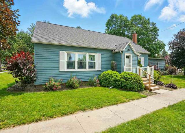 Property at 508 4th St, Kalona, IA 52247, 4 beds, 1 bath