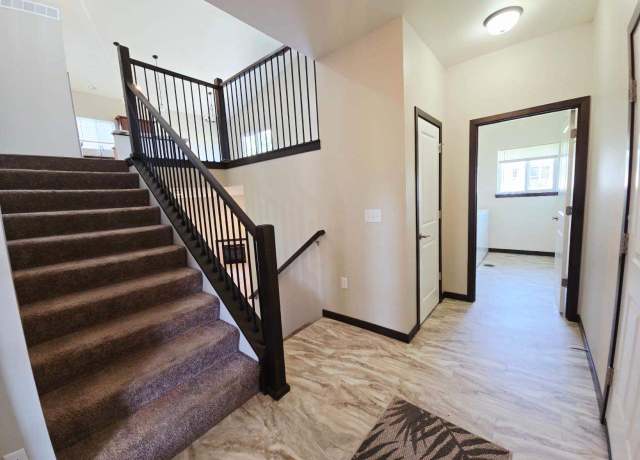 Property at 1736 Dickenson Ln, Iowa City, IA 52240, 5 beds, 3 baths