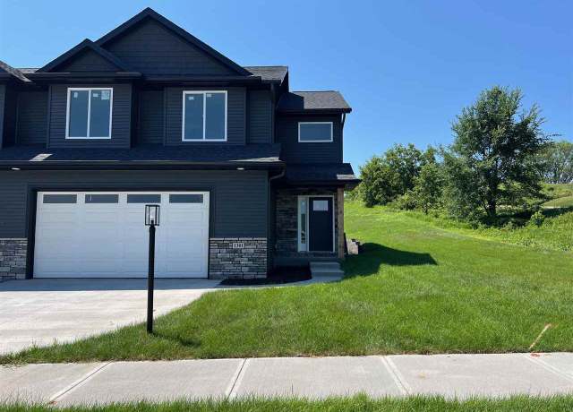 Property at 1301 Legend Dr, Tiffin, IA 52340, 3 beds, 2.5 baths