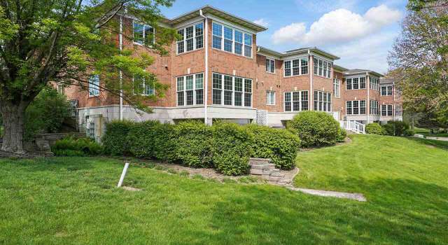 Photo of 2601 Hickory Trl #4, Iowa City, IA 52245