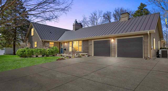Photo of 302 Highland Dr, Iowa City, IA 52246