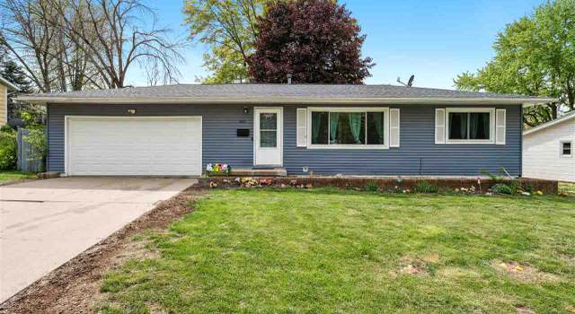 Photo of 2011 Bancroft Dr, Iowa City, IA 52240