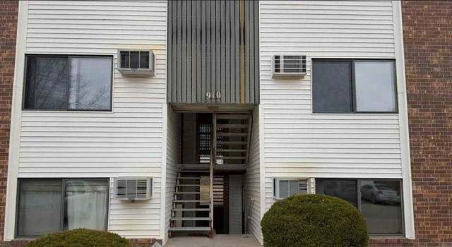 Photo of 910 Benton Dr #13, Iowa City, IA 52246