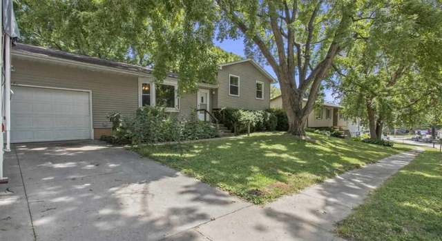 Photo of 2230 Russell Dr, Iowa City, IA 52240