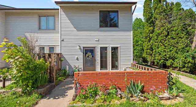 Photo of 454 Hawaii Ct, Iowa City, IA 52246