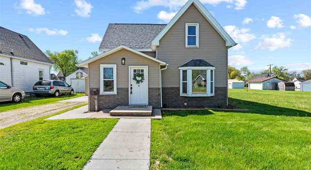 Photo of 409 11th St, Belle Plaine, IA 52208