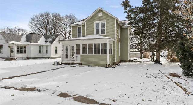 Photo of 627 Isett Ave, Wapello, IA 52653