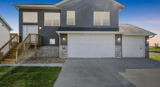 Photo of 806 Windam Dr, Solon, IA 52333