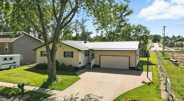 Photo of 213 Schnnoebelen St, Riverside, IA 52327