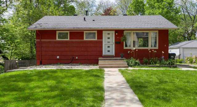 Photo of 661 S Governor St, Iowa City, IA 52240