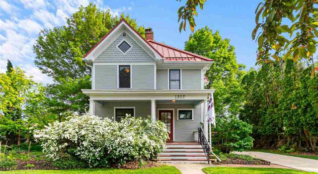 Photo of 1307 Rochester Ave, Iowa City, IA 52245