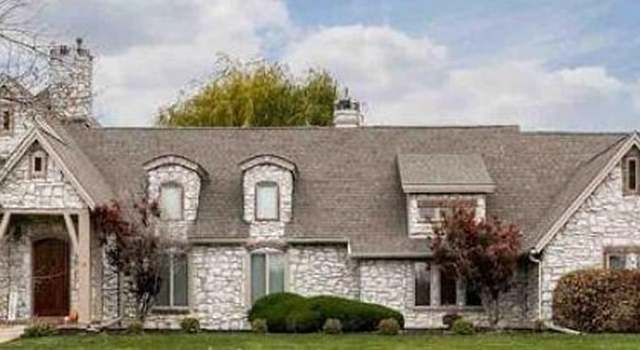 Photo of 16 Burr Oak Ct, Iowa City, IA 52246