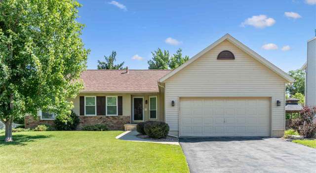 Photo of 329 Stoney Creek Rd Rd NW, Cedar Rapids, IA 52405