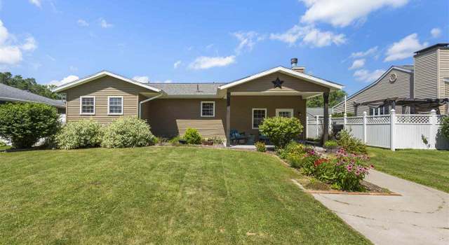 Photo of 621 Broadway St, West Burlington, IA 52655