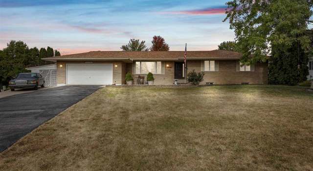 Photo of 103 Elizabeth Dr, Tipton, IA 52772