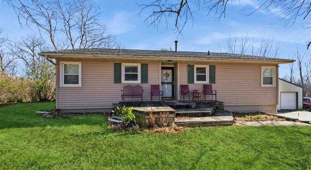 Photo of 557 S 2nd St, Coggon, IA 52218