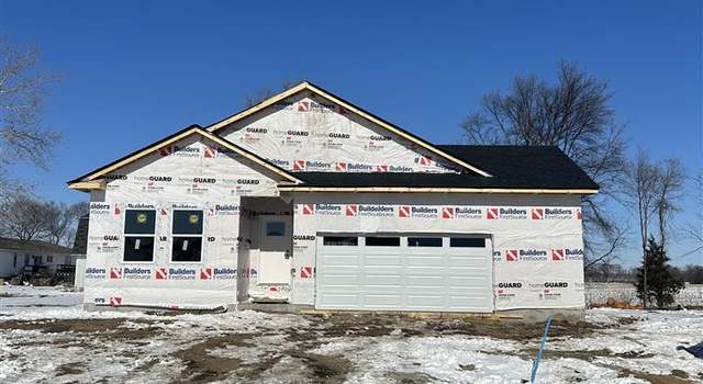 Photo of 300 Knoll Ridge Dr, Hills, IA 52235