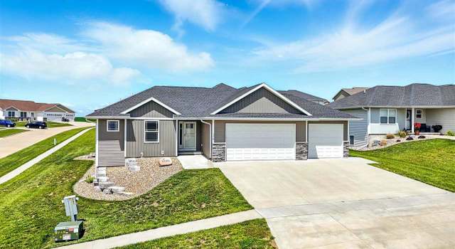 Photo of 176 Kenton Way, Williamsburg, IA 52361