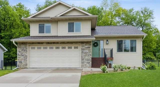 Photo of 2002 Mackinaw Dr, Iowa City, IA 52245