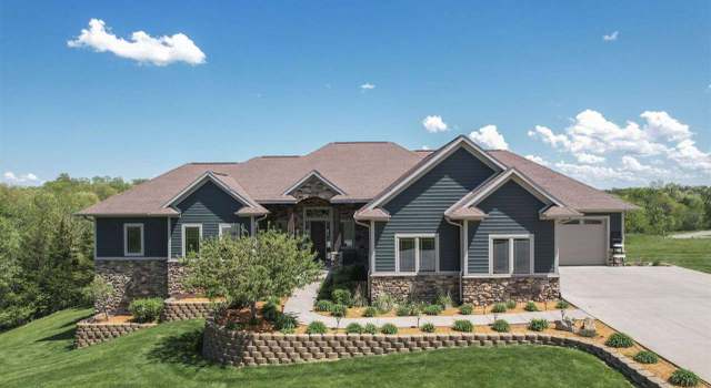 Photo of 1384 Lakewoods Dr NE, Swisher, IA 52338
