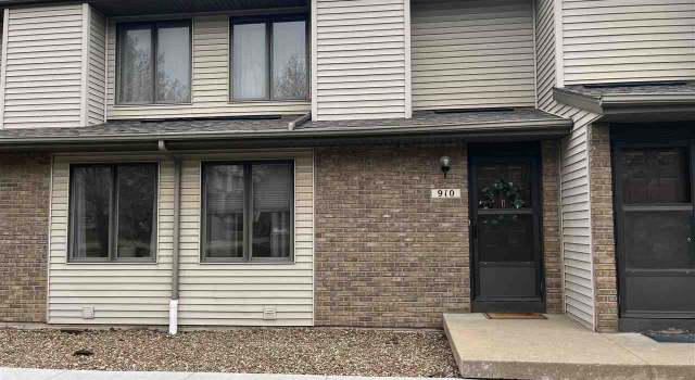 Photo of 910 West Side Dr, Iowa City, IA 52246