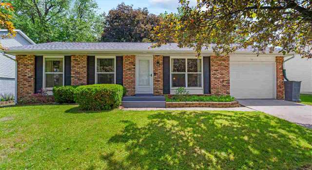 Photo of 54 Amber Ln, Iowa City, IA 52240