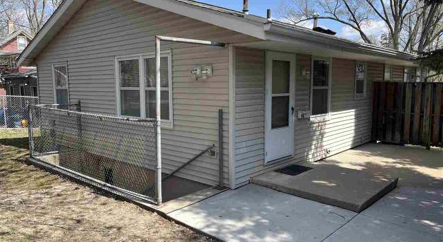 Photo of 831 Maggard St, Iowa City, IA 52240