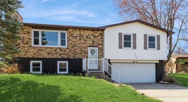 Photo of 19 Gleason Dr, Iowa City, IA 52240