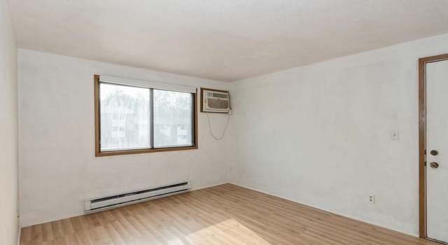 Photo of 902 Benton Dr #22, Iowa City, IA 52246