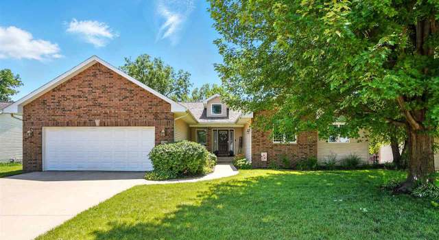 Photo of 275 W Goldfinch Dr, Tiffin, IA 52340