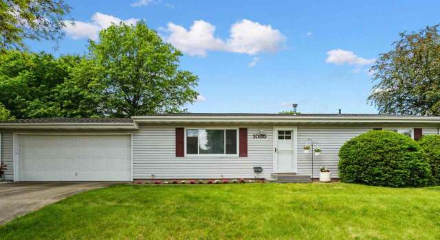 Photo of 1035 Pepper Dr, Iowa City, IA 52240