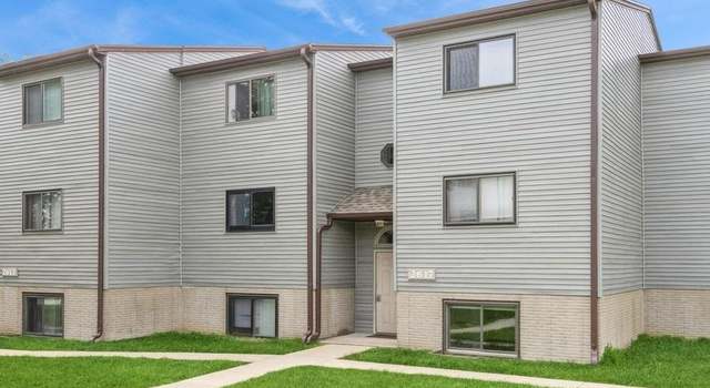 Photo of 2617 Westwinds Dr #4, Iowa City, IA 52246