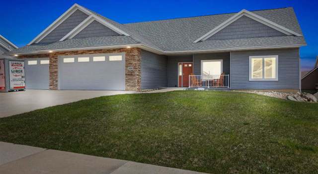 Photo of 2409 Prairie Walk Dr Dr NW, Cedar Rapids, IA 52405