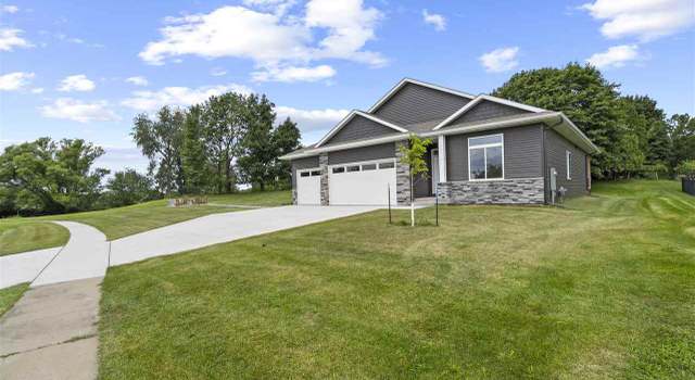Photo of 905 Lincolnshire Pl, Coralville, IA 52241