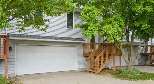 Photo of 408 Sugar Creek Ln Unit H, North Liberty, IA 52317