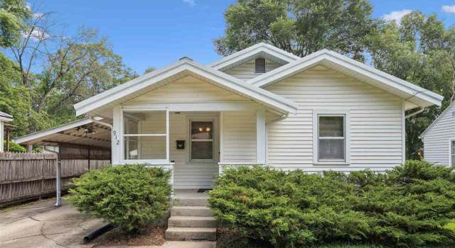 Photo of 912 Dearborn St, Iowa City, IA 52240