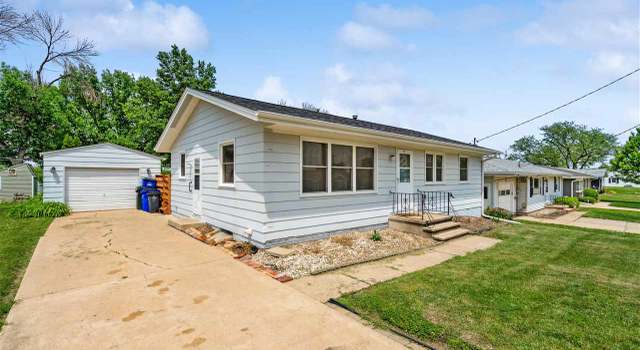 Photo of 32 29th Ave Ave SW, Cedar Rapids, IA 52404