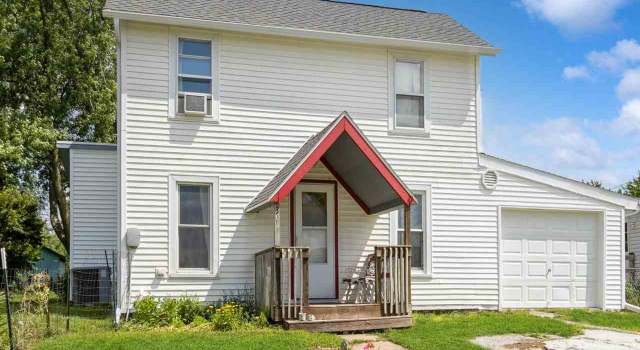 Photo of 301 Cedar St, West Branch, IA 52358