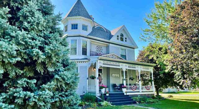 Photo of 302 Short St, Nichols, IA 52766