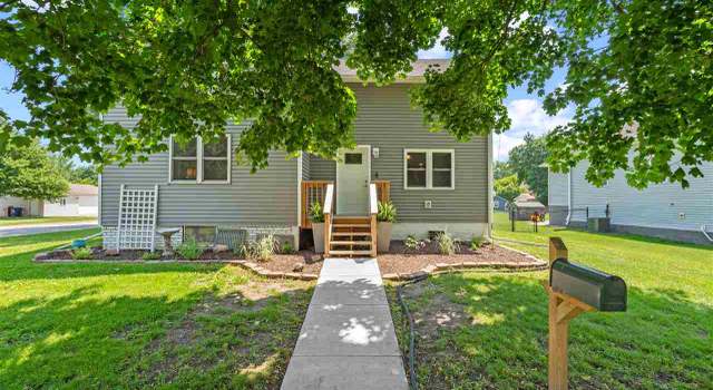 Photo of 798 Clinton Ave, Marengo, IA 52301