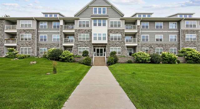Photo of 260 N Scott Blvd #103, Iowa City, IA 52245