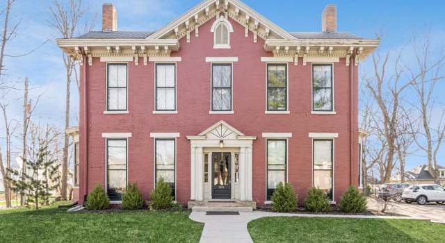 Photo of 304 S Summit St, Iowa City, IA 52240