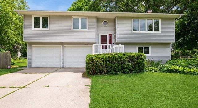 Photo of 1238 Michelle Ct, Iowa City, IA 52240